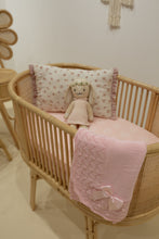 Load image into Gallery viewer, Natura Dora Rattan Bassinet