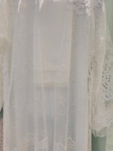 Load image into Gallery viewer, Natura Linen White Embroidery Abaya