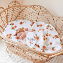 Load image into Gallery viewer, Natura Florie Rattan Bassinet