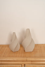 Load image into Gallery viewer, Natura Novi Vase
