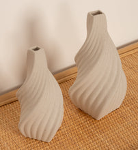 Load image into Gallery viewer, Natura Novi Vase
