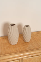 Load image into Gallery viewer, Natura Tari Vase
