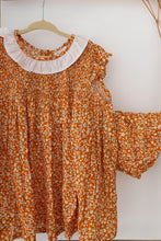 Load image into Gallery viewer, Natura Orange Floral Meline - Set of 2
