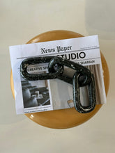 Load image into Gallery viewer, Sand&amp;Stone 3 Link Chain - Black
