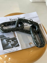 Load image into Gallery viewer, Sand&amp;Stone 3 Link Chain - Black
