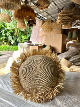 Load image into Gallery viewer, Natura Sina Cushion
