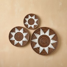 Load image into Gallery viewer, Natura Aro Wall Plate Decor
