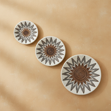Load image into Gallery viewer, Natura Anisa Wall Plate Decor
