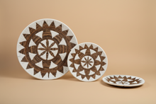 Load image into Gallery viewer, Natura Amara Wall Plate Decor
